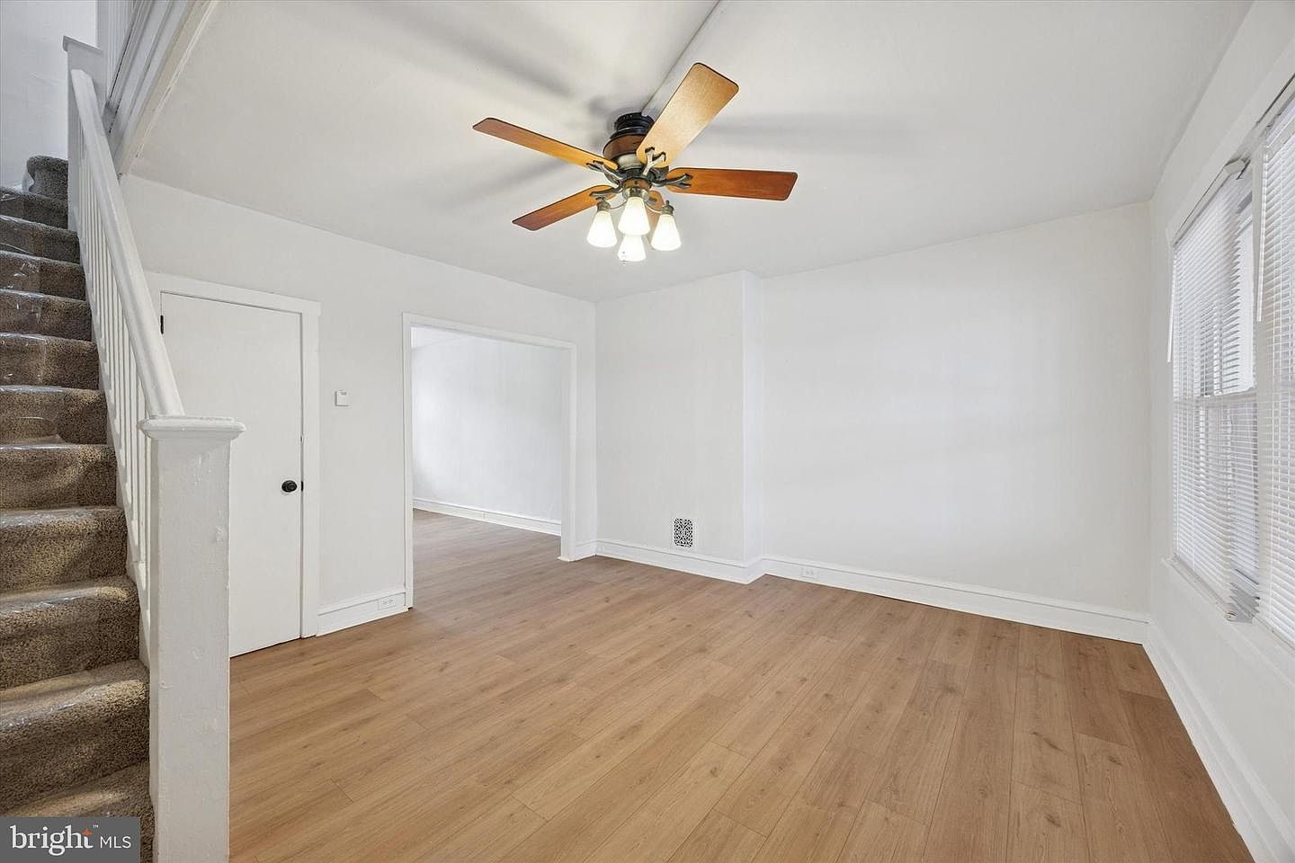 2502 S Robinson St Philadelphia, PA 19142 - Thumbnail 3