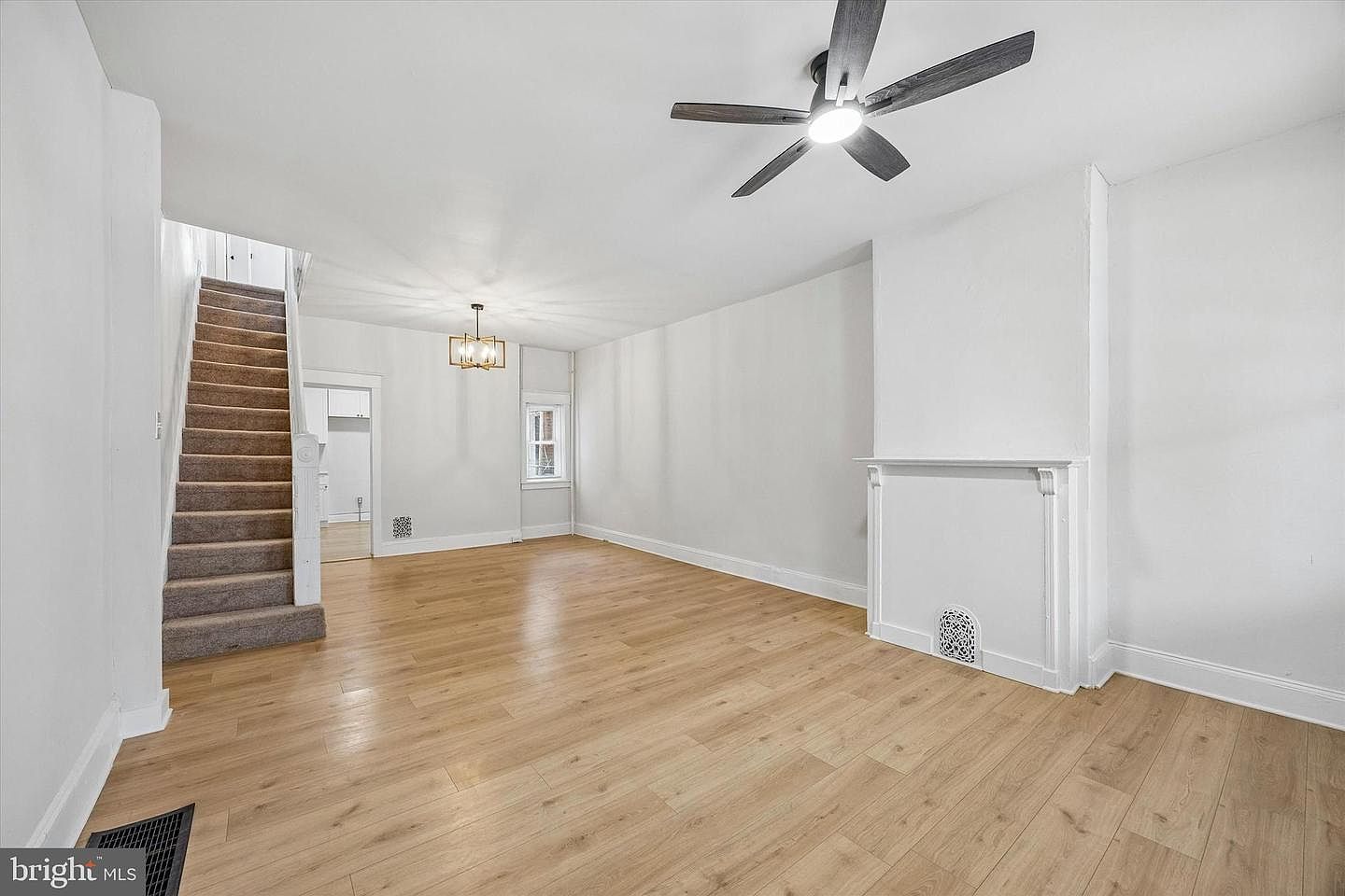 2132 S Simpson St Philadelphia, PA 19142 - Thumbnail 3