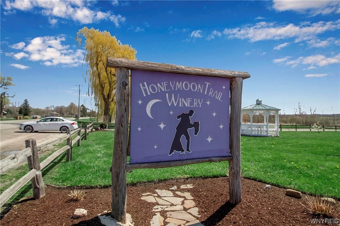 4120 Ridge Rd Lockport, NY 14094 - Thumbnail 3