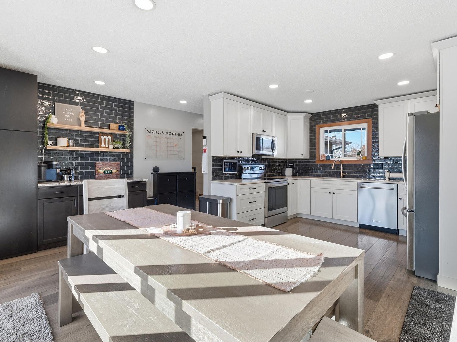 2408 16th Ave S Fargo, ND 58103 - Thumbnail 3