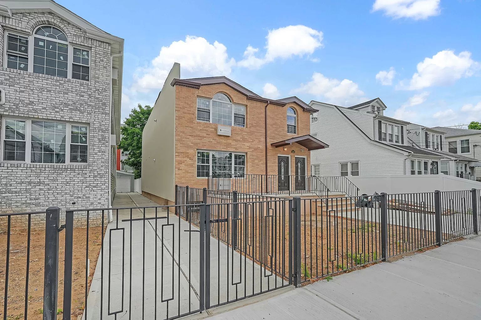 11822 189th St Jamaica, NY 11412 - Thumbnail 3