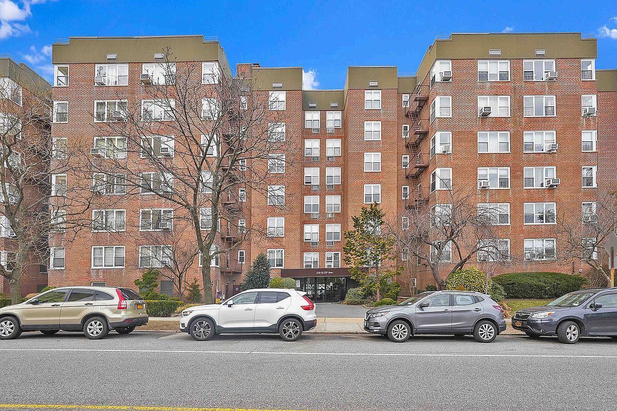 210-15 23rd Ave #3F Bayside, NY 11360 - Thumbnail 3