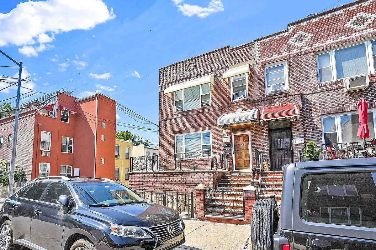 2120 23rd Dr Astoria, NY 11105 - Thumbnail 3