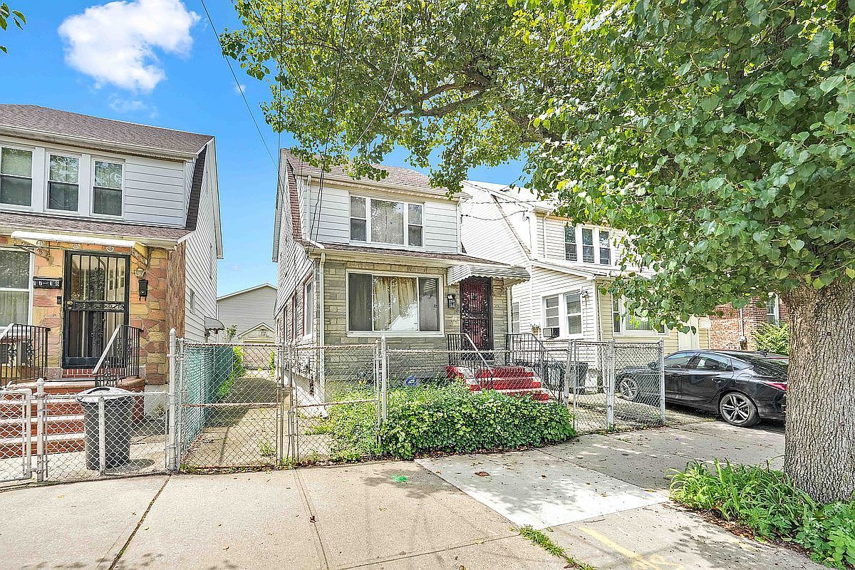 7714 162nd St Flushing, NY 11366 - Thumbnail 3