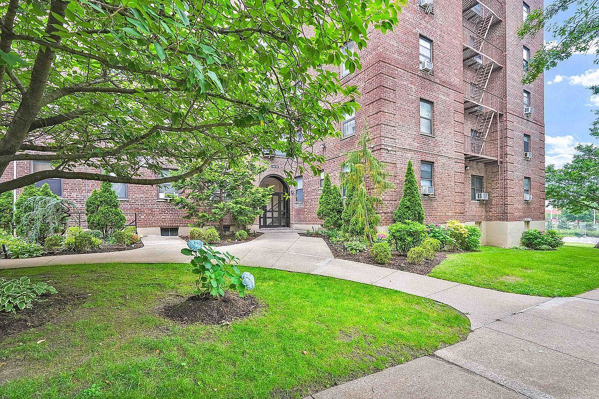 26-20 141st St #2G Flushing, NY 11354 - Thumbnail 3