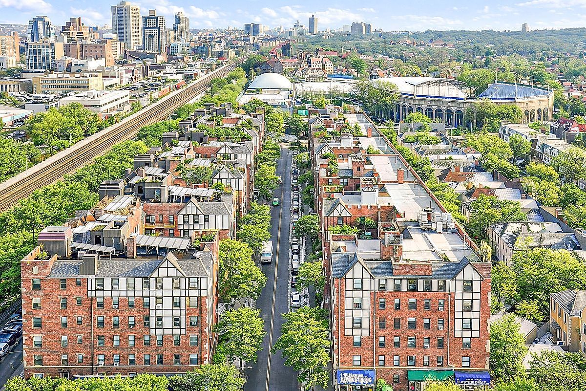 68-30 Burns St #C2 Forest Hills, NY 11375 - Thumbnail 3