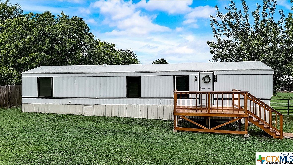 1132 Debbie Dr Marion, TX 78124 - Thumbnail 3