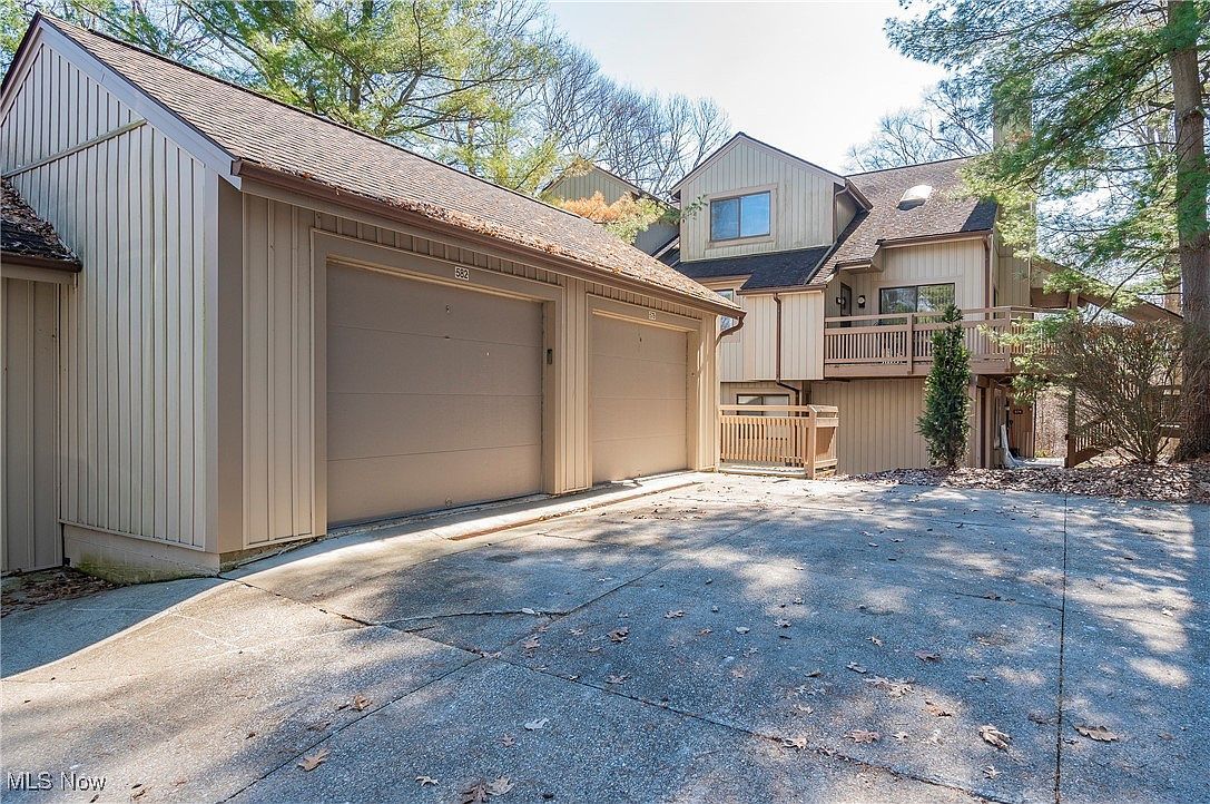 582 Meredith Ln Cuyahoga Falls, OH 44223 - Thumbnail 3