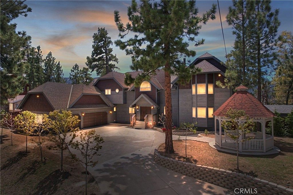 727 Villa Grove Ave Big Bear City, CA 92314 - Thumbnail 3