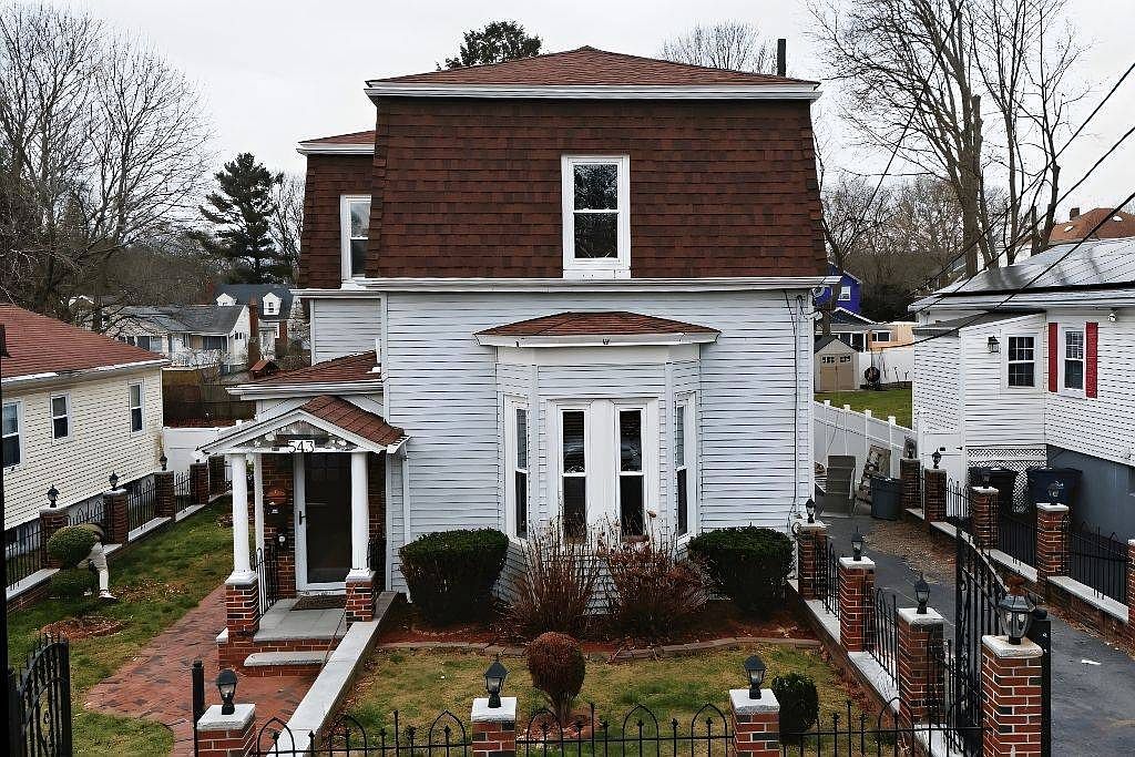 543 Beech St Roslindale, MA 02131 - Thumbnail 3