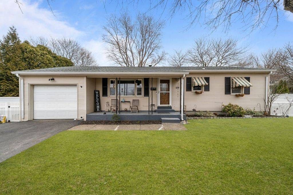 179 Dawn Blvd Woonsocket, RI 02895 - Thumbnail 3