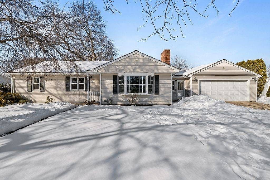 16 Owen Dr Cumberland, RI 02864 - Thumbnail 3