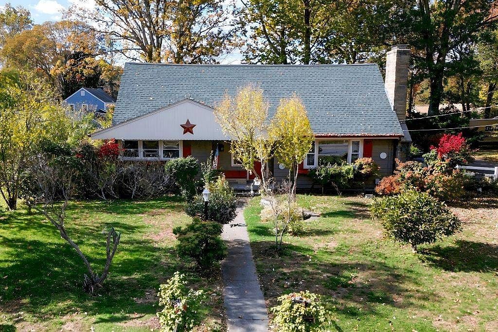 45 Washington Rd Barrington, RI 02806 - Thumbnail 3