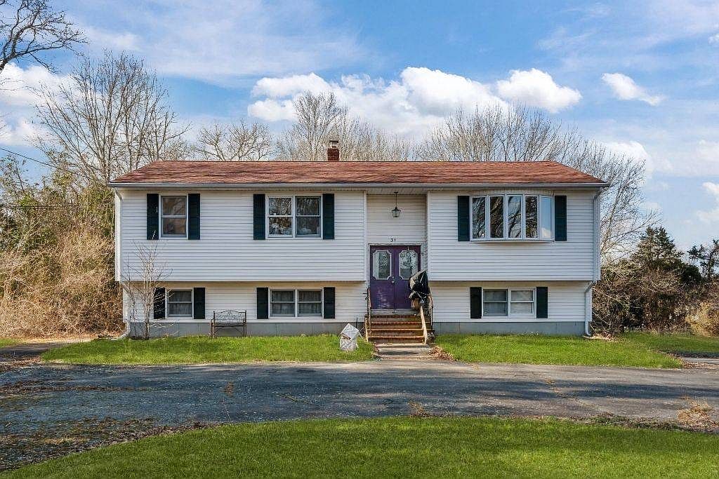 31 Hathaway Rd Acushnet, MA 02743 - Thumbnail 3