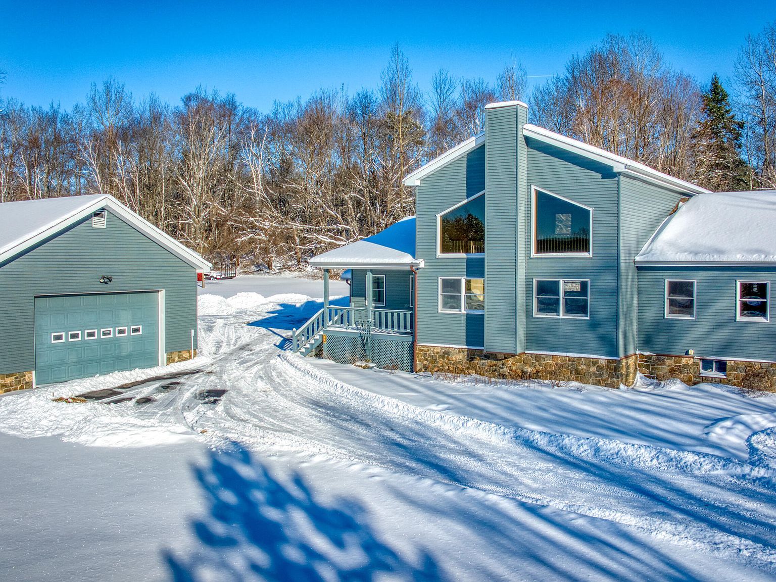 61 Beechwood Dr Saranac Lake, NY 12983 - Thumbnail 3