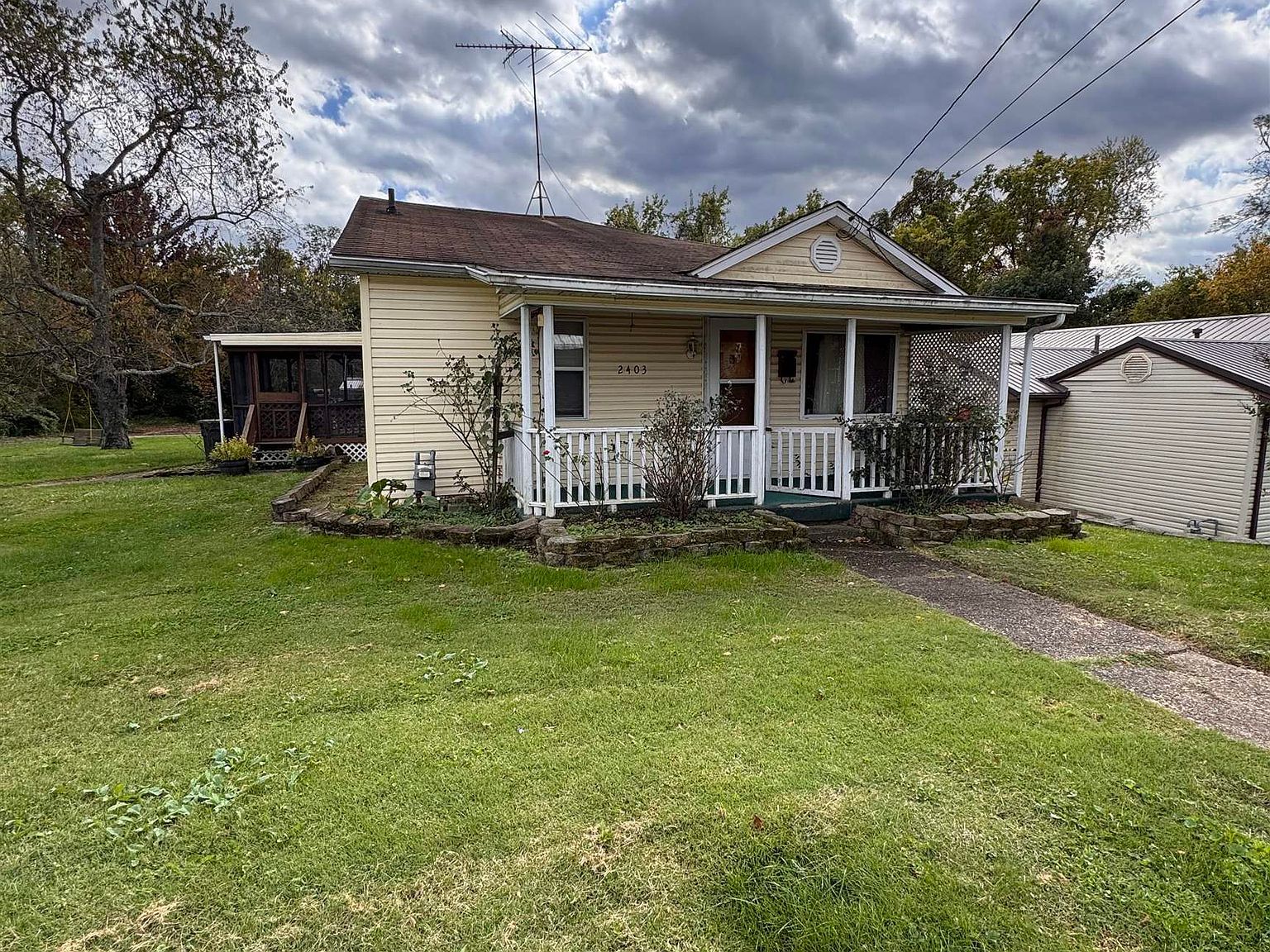 2403 Jefferson Ave Huntington, WV 25704 - Thumbnail 3