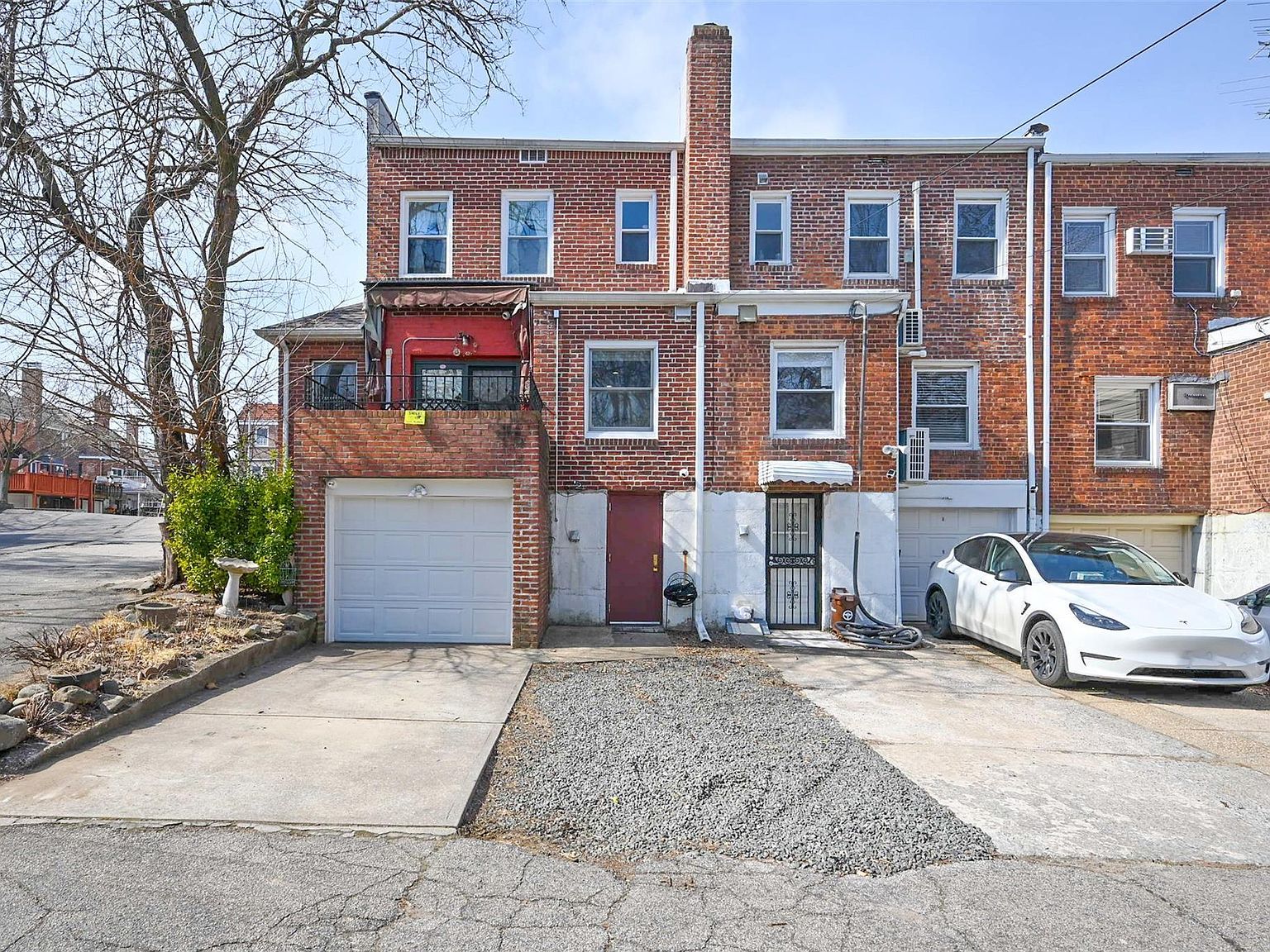 7037 175th St Flushing, NY 11365 - Thumbnail 3