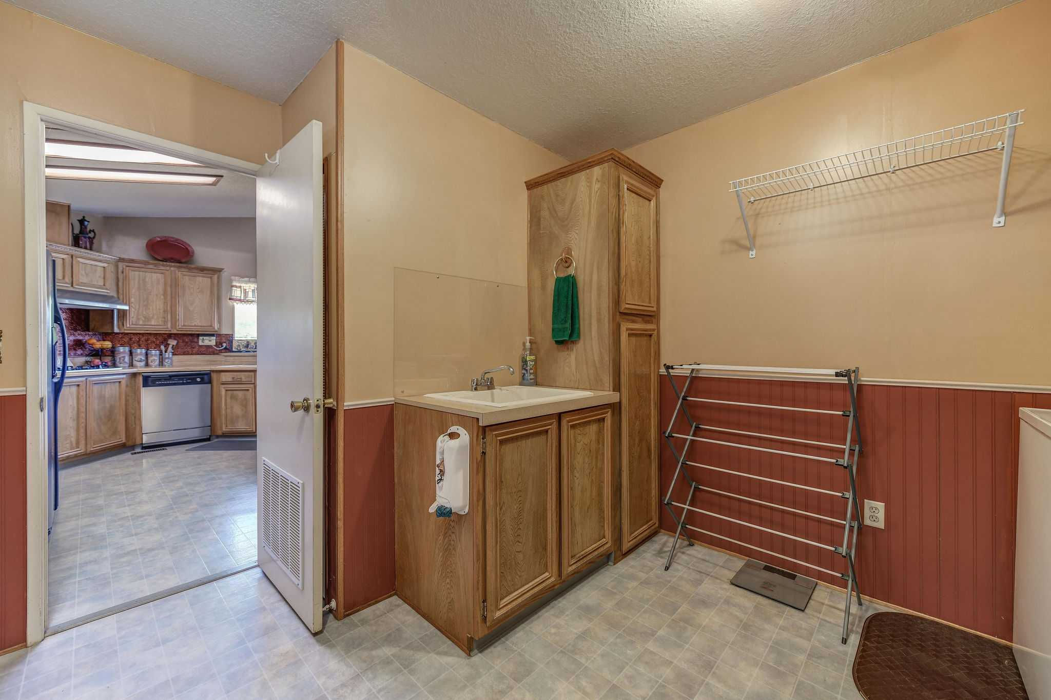 17300 Lueders Ct, Fiddletown, CA 95629 - Thumbnail 4