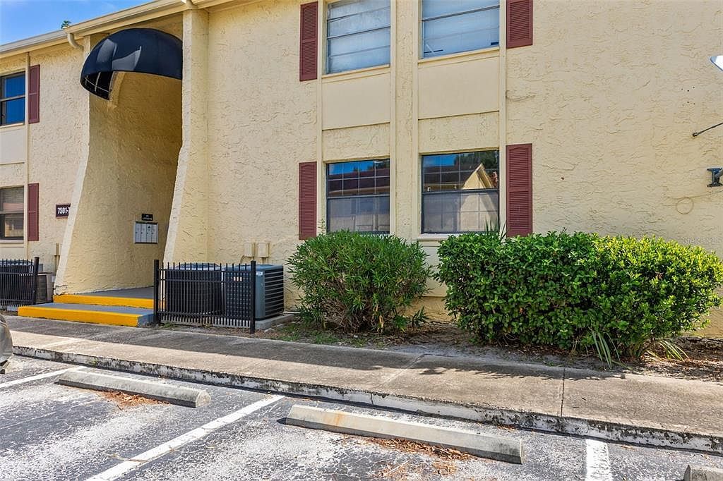 7501 Dolonita Dr Tampa, FL 33615 - Thumbnail 3