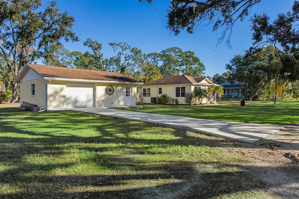 8132 Honey Bee Ln Tampa, FL 33635 - Thumbnail 3