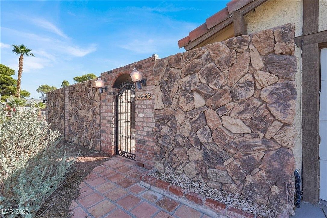 4596 Eureka St Spring Valley, NV 89103 - Thumbnail 3