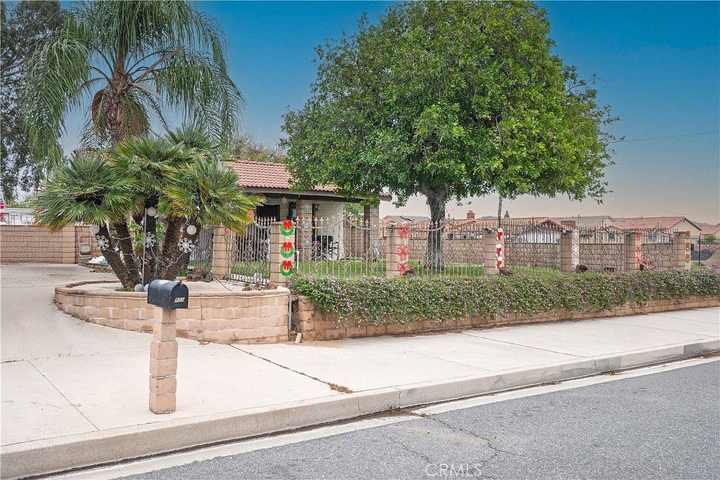 825 S Acacia Ave Rialto, CA 92376 - Thumbnail 3