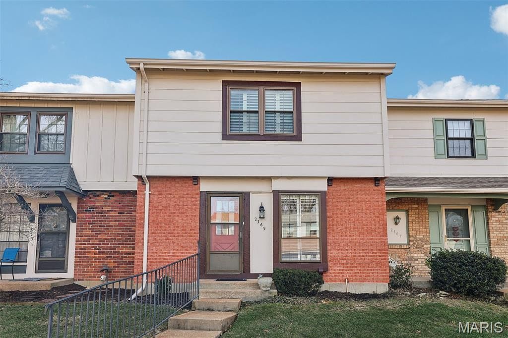 2369 Hidden Meadow Ln Ballwin, MO 63021 - Thumbnail 3