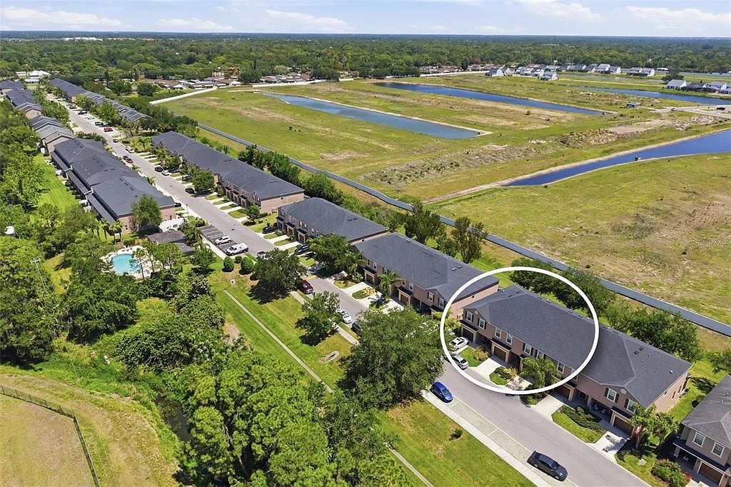 1306 Grantham Dr Sarasota, FL 34234 - Thumbnail 3