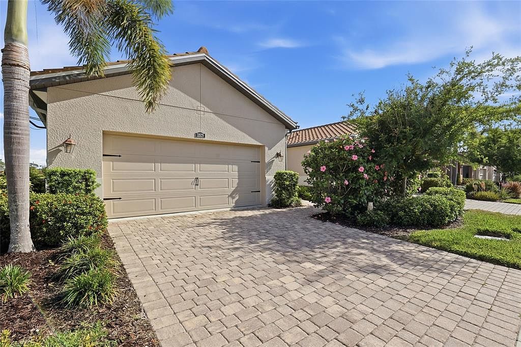 11929 Tapestry Ln Venice, FL 34293 - Thumbnail 3