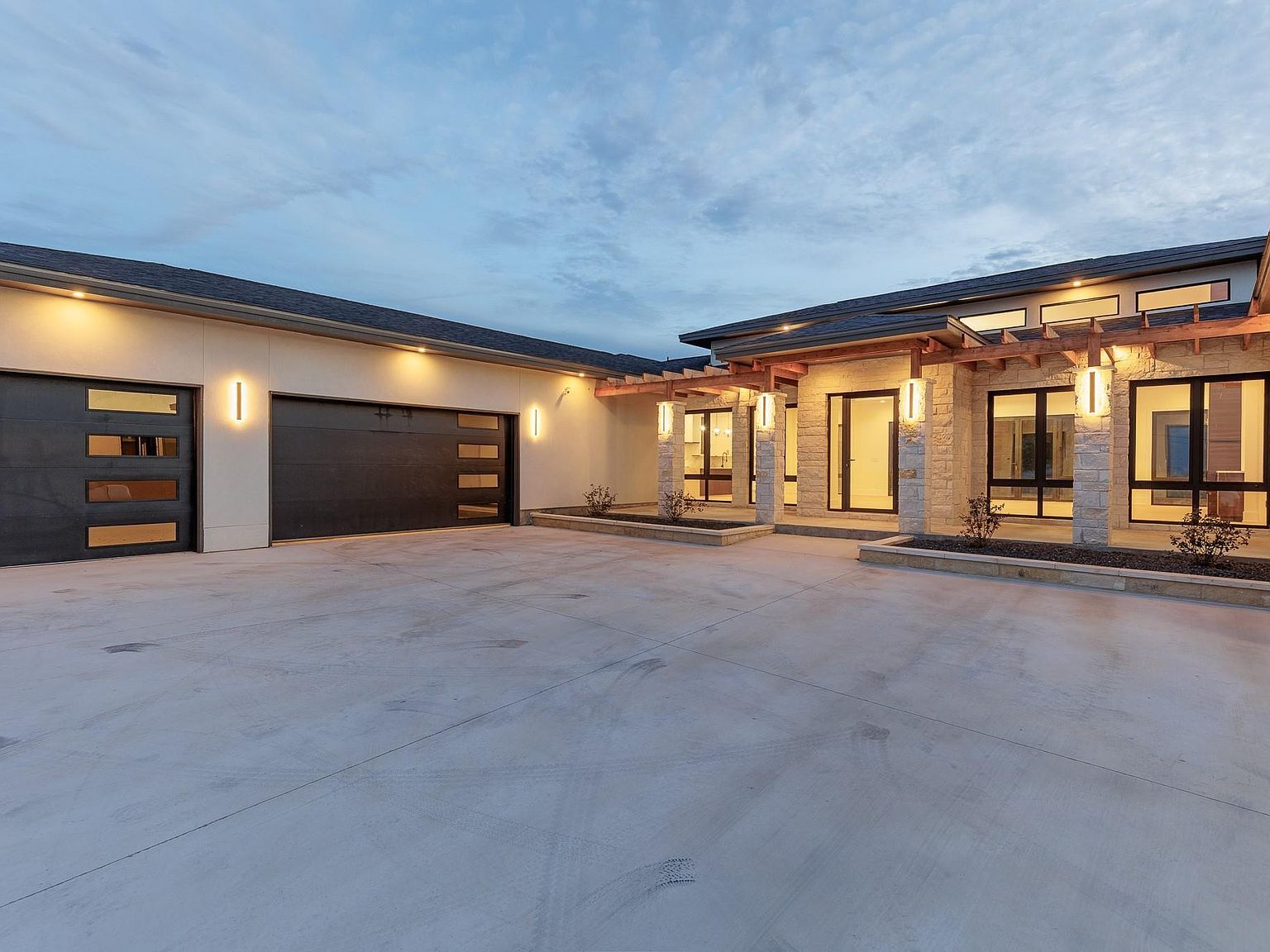 6425 Ranch Road 962 W Round Mountain, TX 78663 - Thumbnail 3