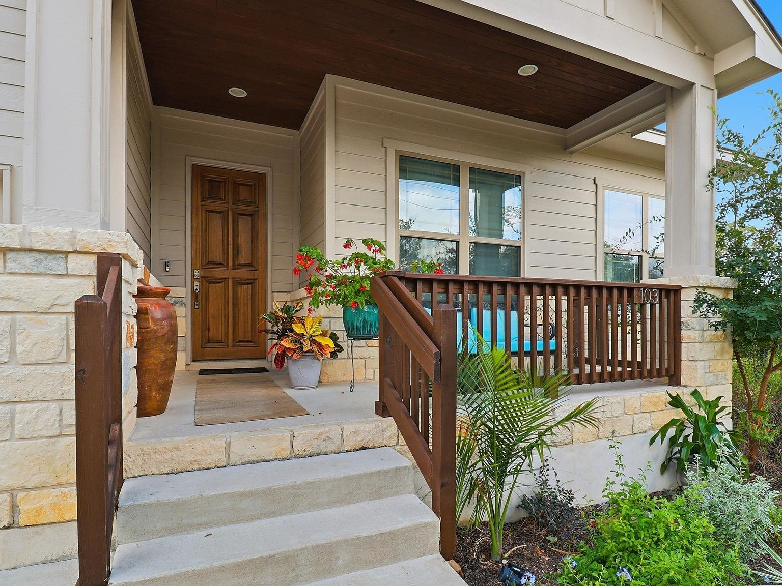 103 Kings Way Cottonwood Shores, TX 78657 - Thumbnail 3