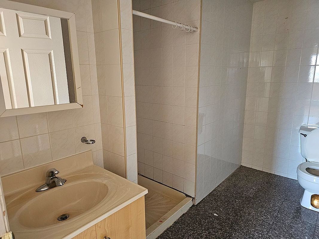 13249 41st Rd APT 6B Flushing, NY 11355 - Thumbnail 3