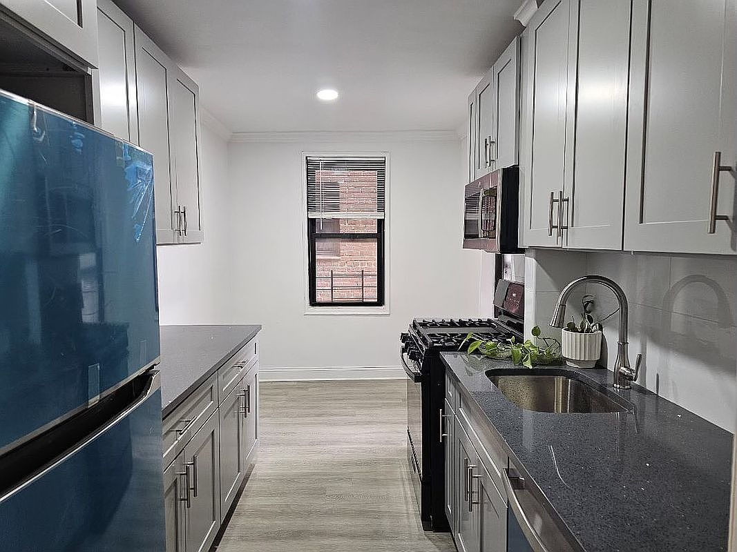 150-11 72nd Rd APT 4D Flushing, NY 11367 - Thumbnail 3