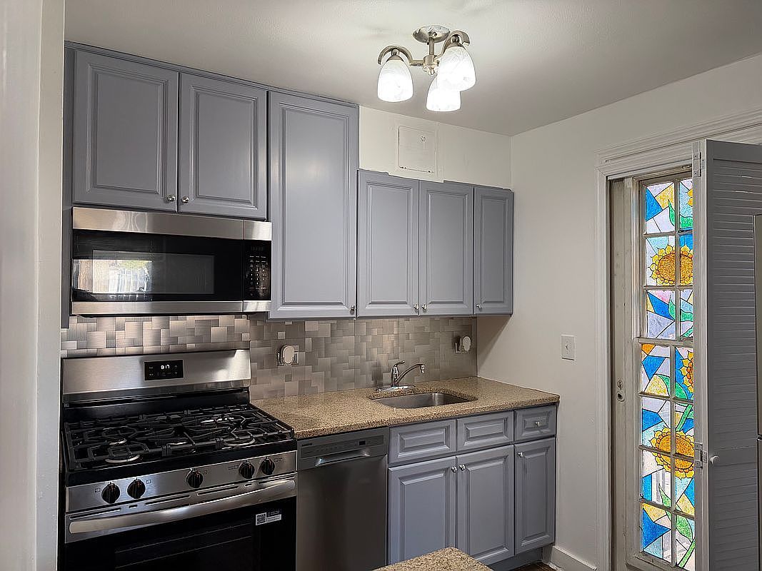 147-53 Grand Central Pkwy #1 Jamaica, NY 11435 - Thumbnail 3