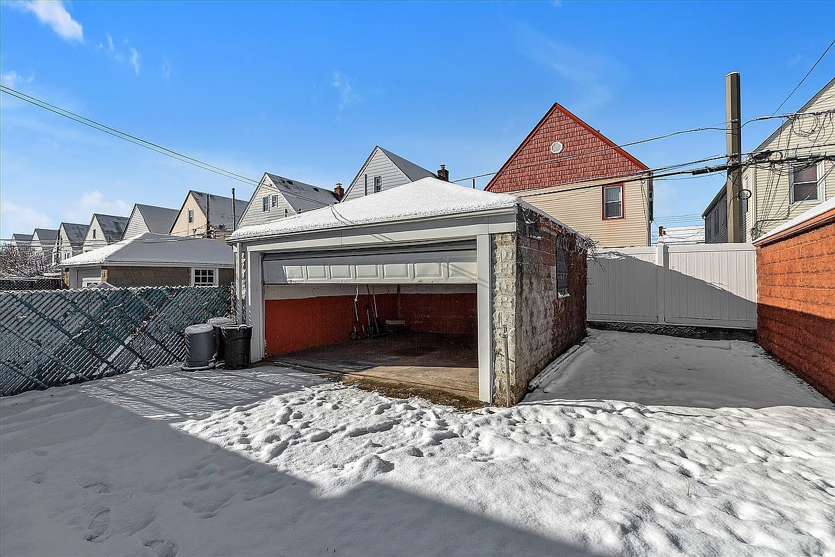 4532 Utopia Pkwy Flushing, NY 11358 - Thumbnail 3