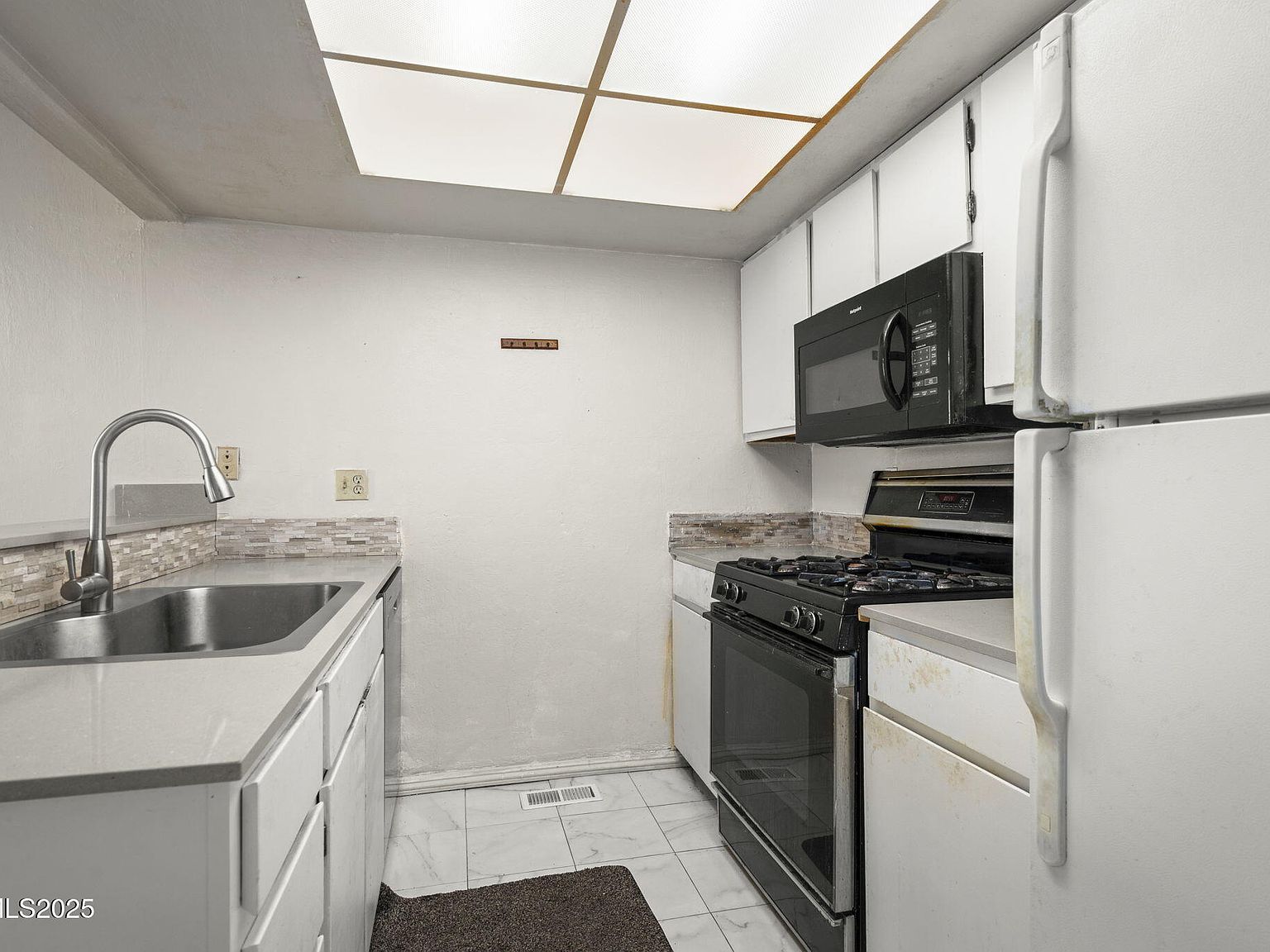 2371 Roundhouse Rd Sparks, NV 89431 - Thumbnail 3