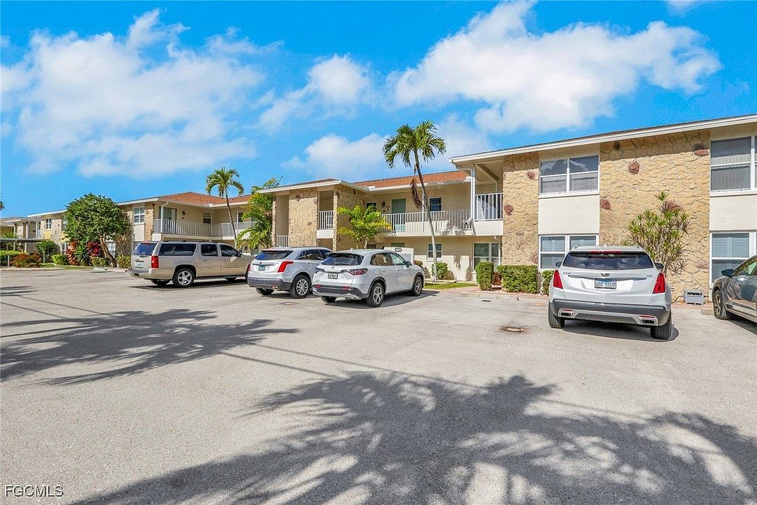 1705 Beach Pkwy APT 206 Cape Coral, FL 33904 - Thumbnail 3