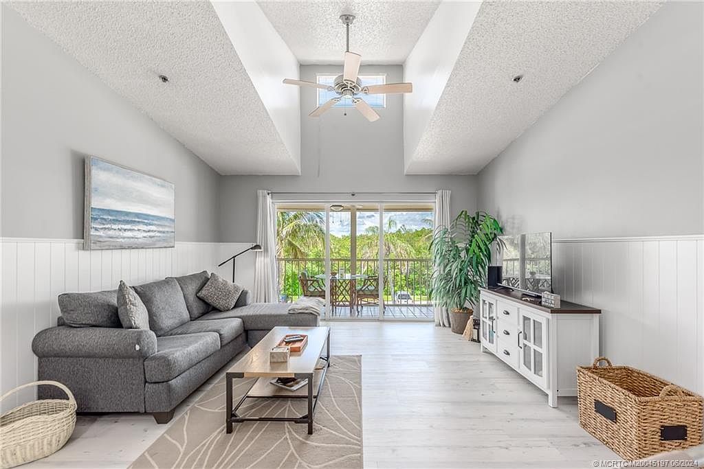 4468 NE Ocean Blvd APT D3 Jensen Beach, FL 34957 - Thumbnail 3