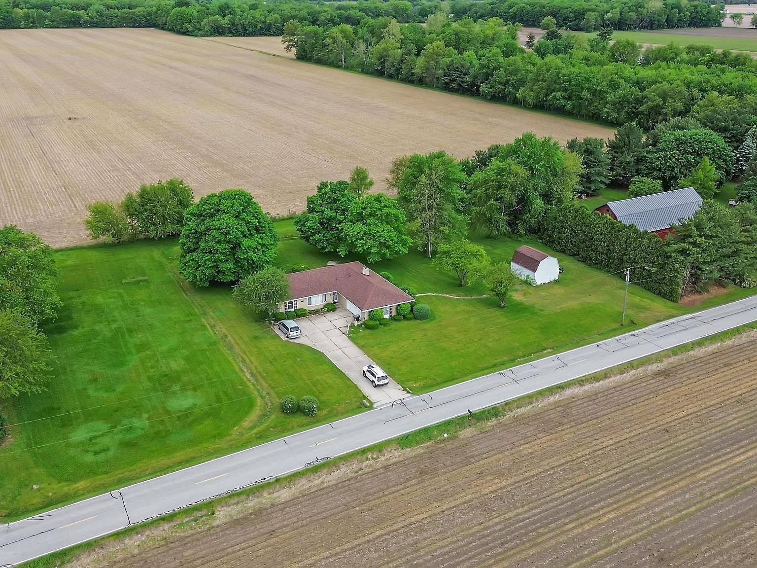 56729 Tulip Rd New Carlisle, IN 46552 - Thumbnail 3