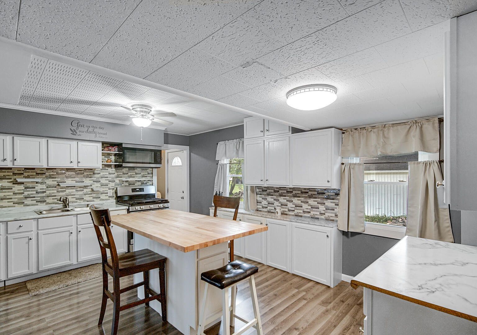 131 N 18th St Chesterton, IN 46304 - Thumbnail 3