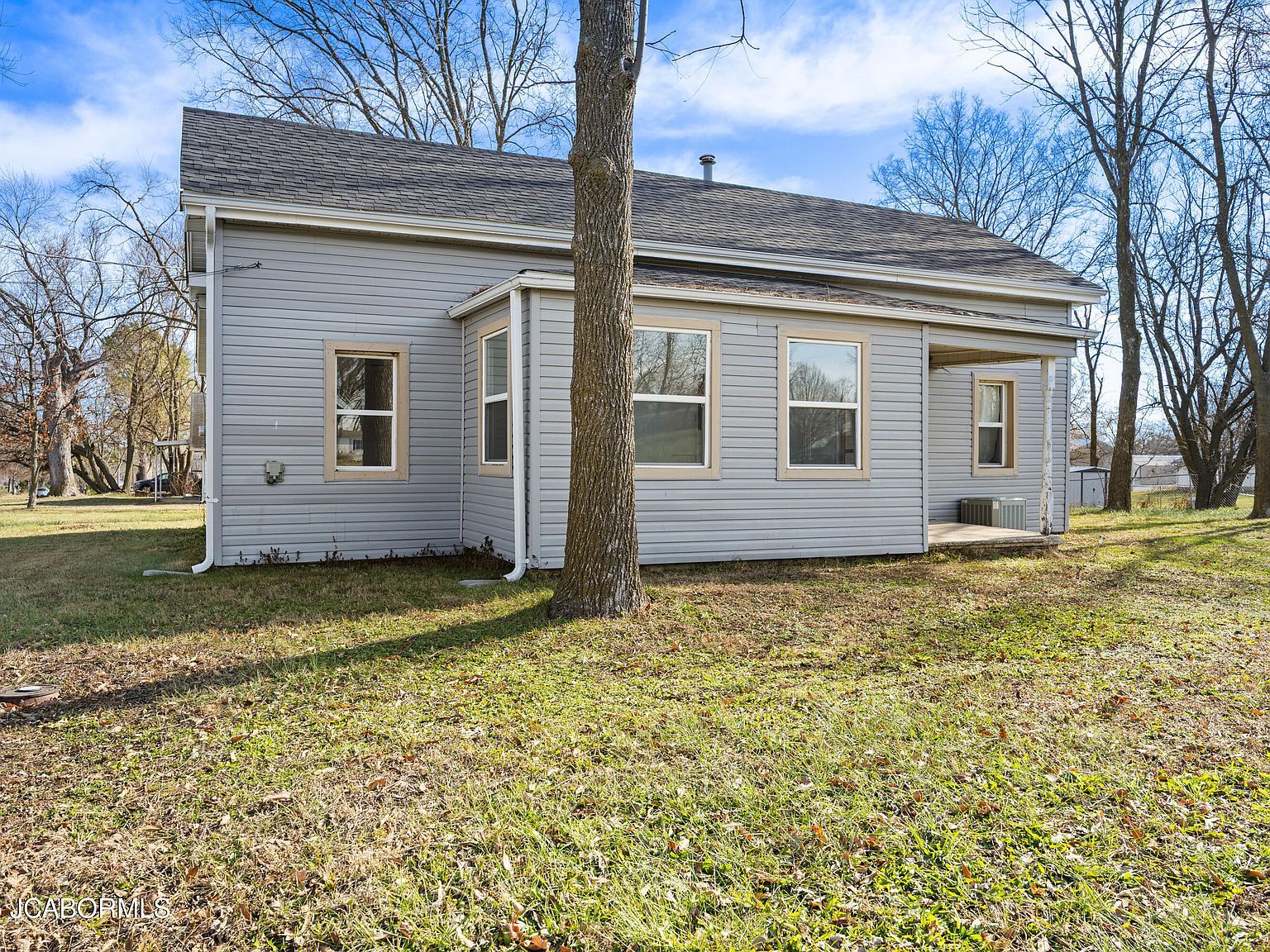 230 N Moreau Ave Tipton, MO 65081 - Thumbnail 3