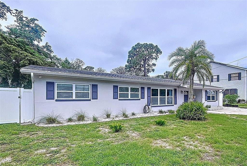 1445 Coburn Dr Tarpon Springs, FL 34689 - Thumbnail 3