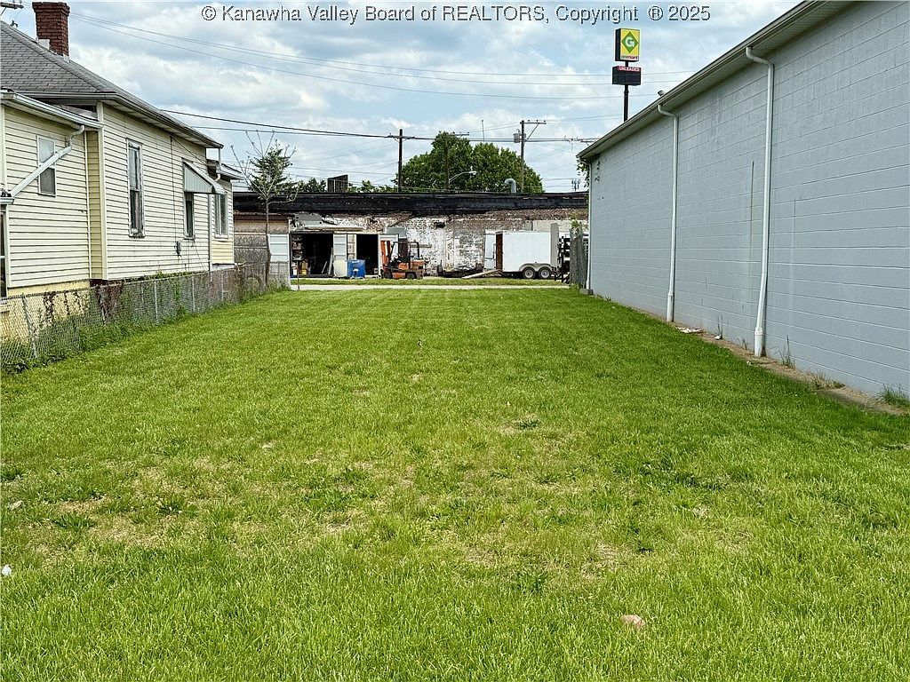 405 11th St Dunbar, WV 25064 - Thumbnail 3