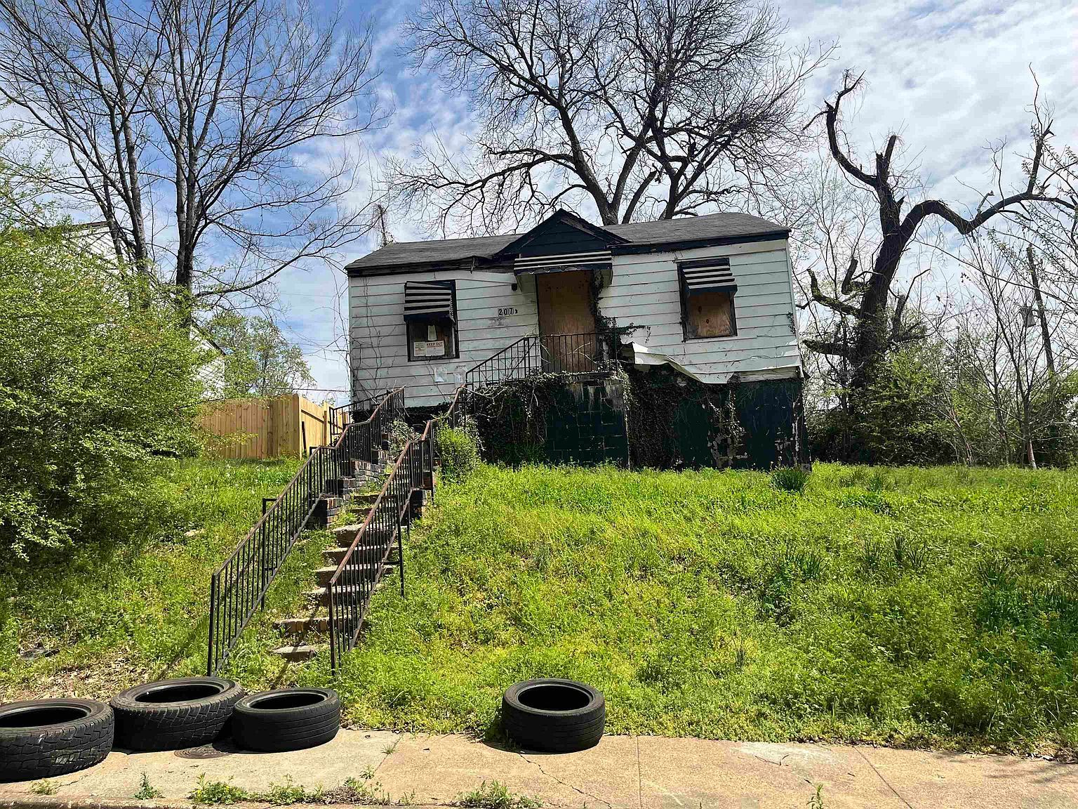 2076 Farrington St Memphis, TN 38109 - Thumbnail 3