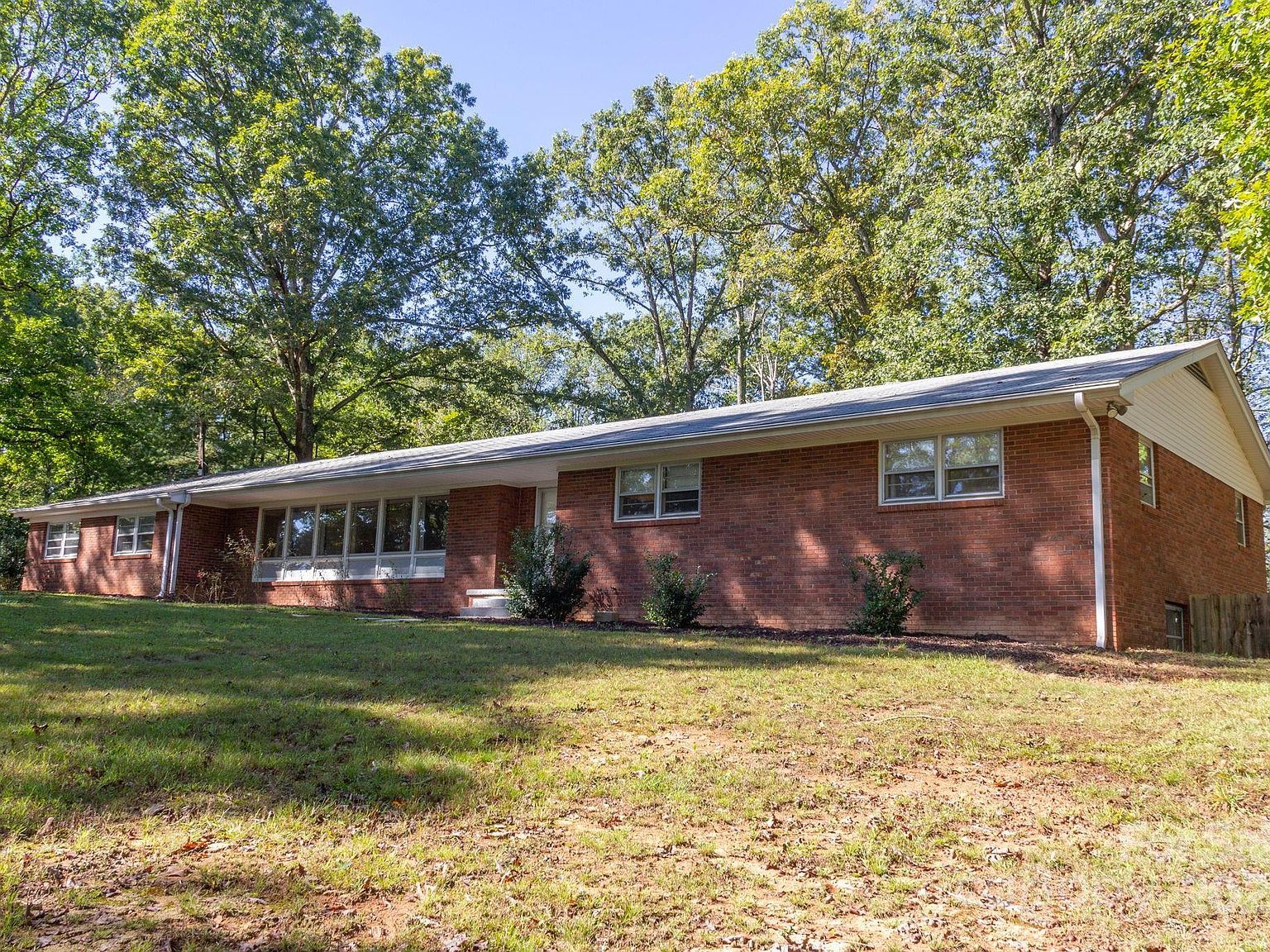 254 Mount Carmel Rd Asheville, NC 28806 - Thumbnail 3