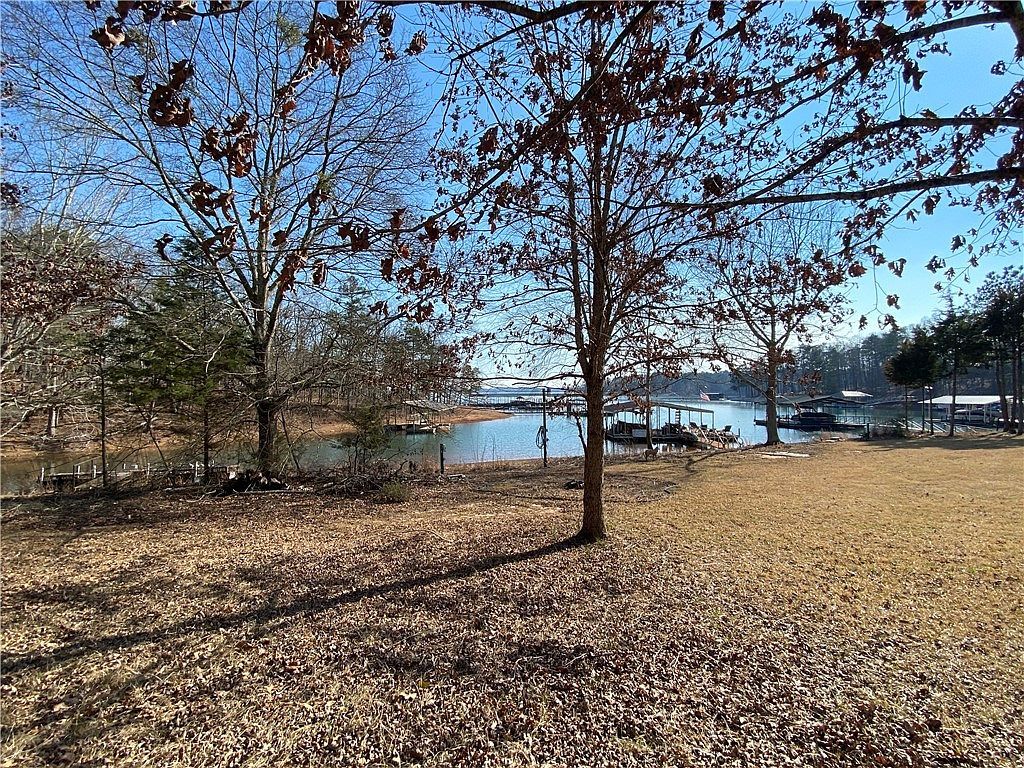 172 E Majestic Shores Rd Hartwell, GA 30643 - Thumbnail 3