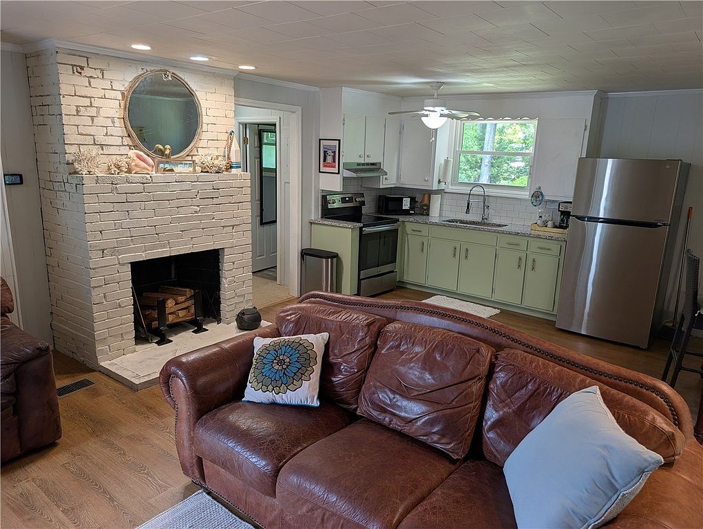 534 Gambrell Rd Townville, SC 29689 - Thumbnail 3