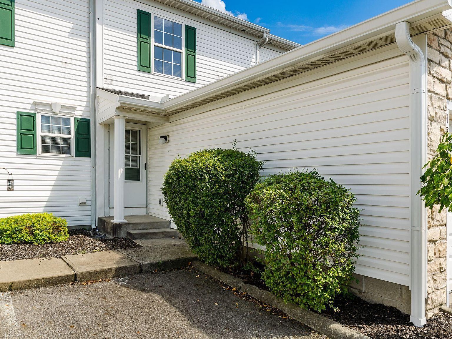 1842 Bashan Dr #75F Columbus, OH 43228 - Thumbnail 3