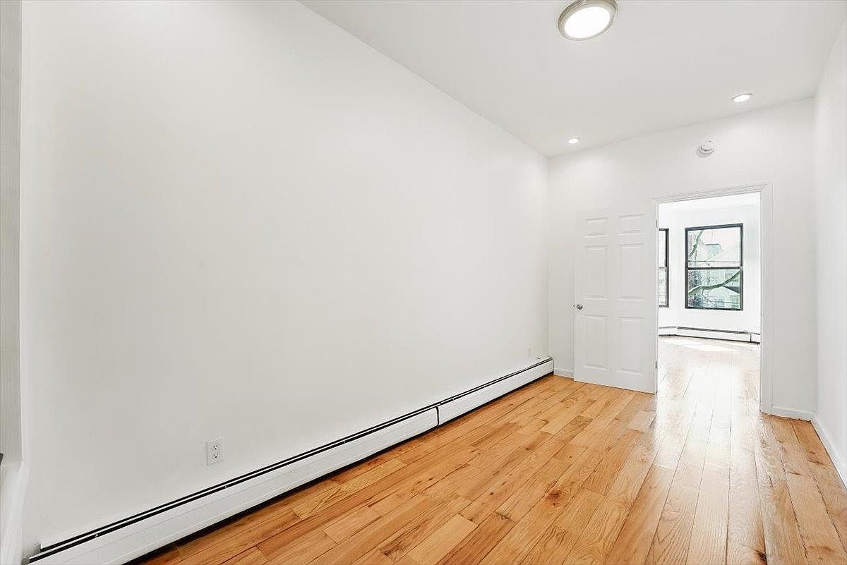 138 Leonard St APT 2R Jersey City, NJ 07307 - Thumbnail 3