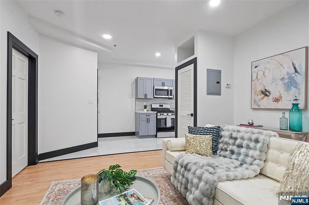 391 Central Ave APT 5 Jersey City, NJ 07307 - Thumbnail 3